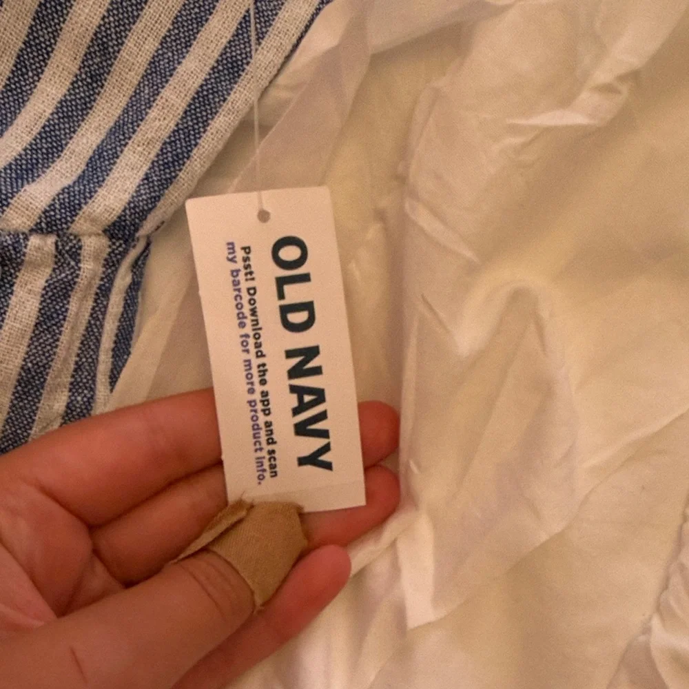 Old Navy blue white